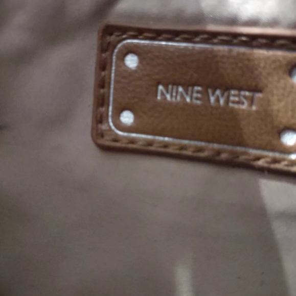 Nine West Womens Orange Coral Faux Leather Crossbody Purse Shoulder 10 x 7.5 in - Picture 9 of 11